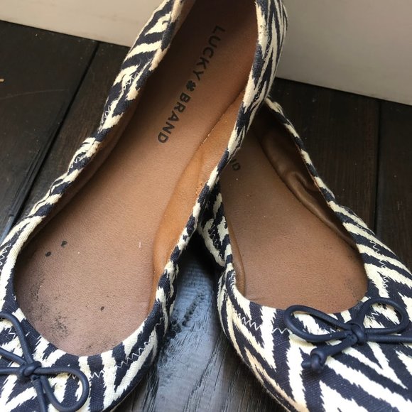 Blue and whit flats - Picture 1 of 1